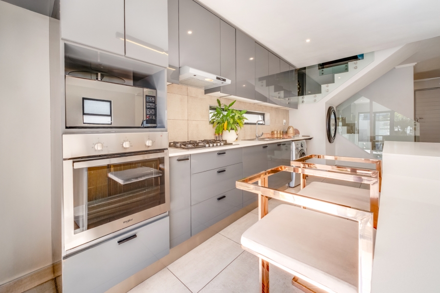 3 Bedroom Property for Sale in Hurlingham Gauteng