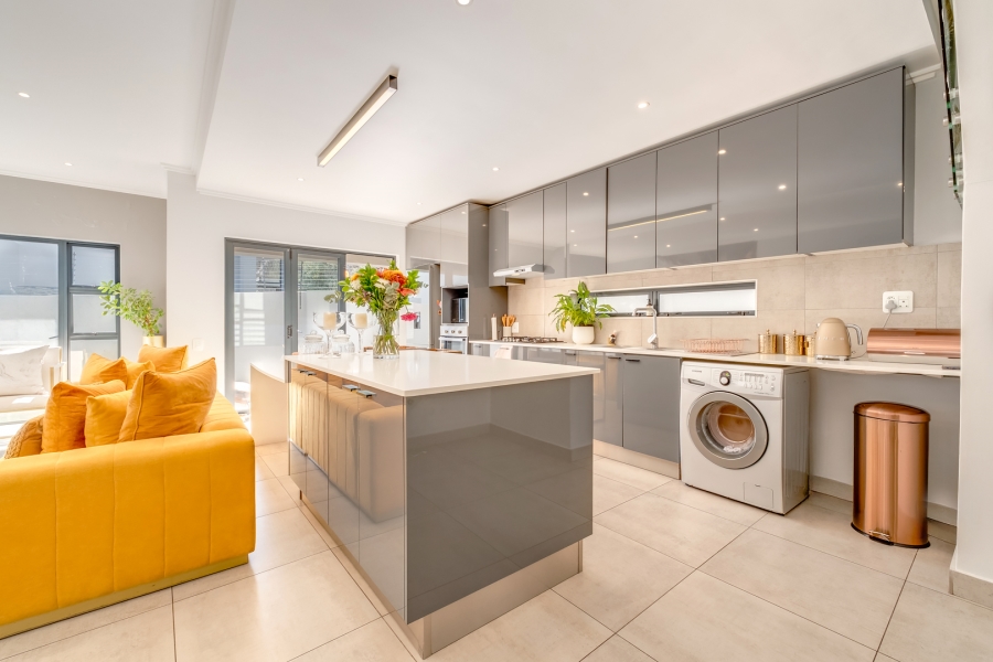 3 Bedroom Property for Sale in Hurlingham Gauteng