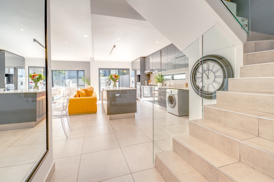 3 Bedroom Property for Sale in Hurlingham Gauteng
