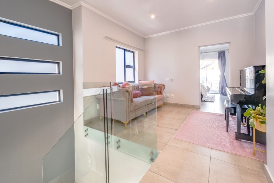 3 Bedroom Property for Sale in Hurlingham Gauteng