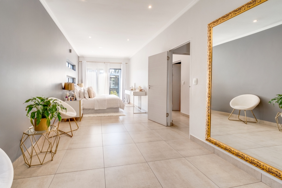 3 Bedroom Property for Sale in Hurlingham Gauteng