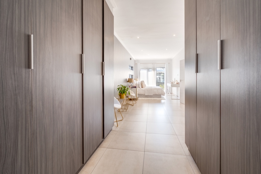 3 Bedroom Property for Sale in Hurlingham Gauteng