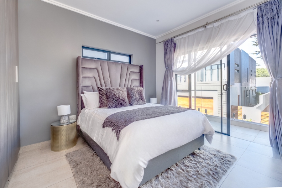3 Bedroom Property for Sale in Hurlingham Gauteng