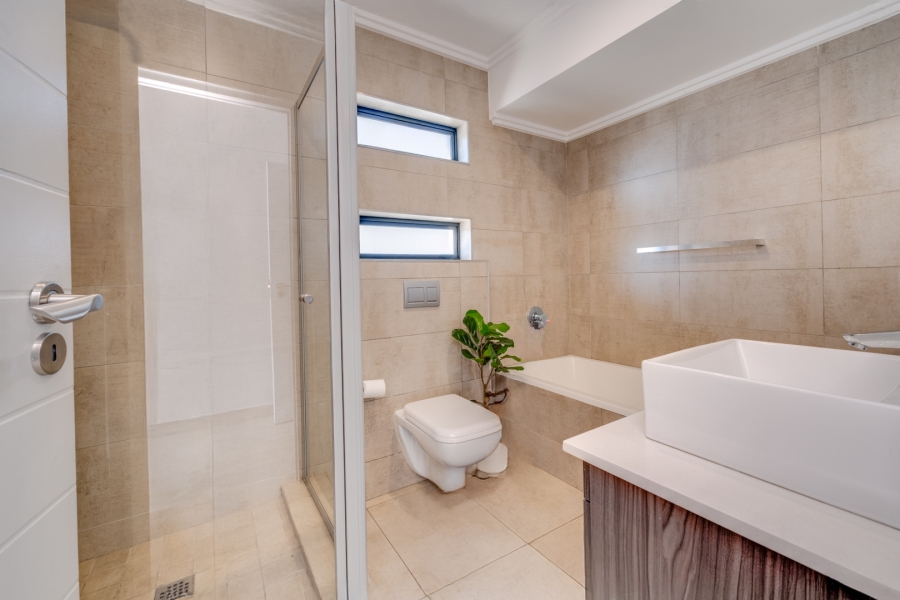 3 Bedroom Property for Sale in Hurlingham Gauteng