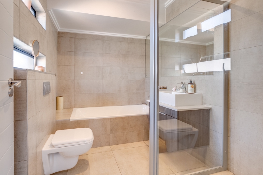 3 Bedroom Property for Sale in Hurlingham Gauteng