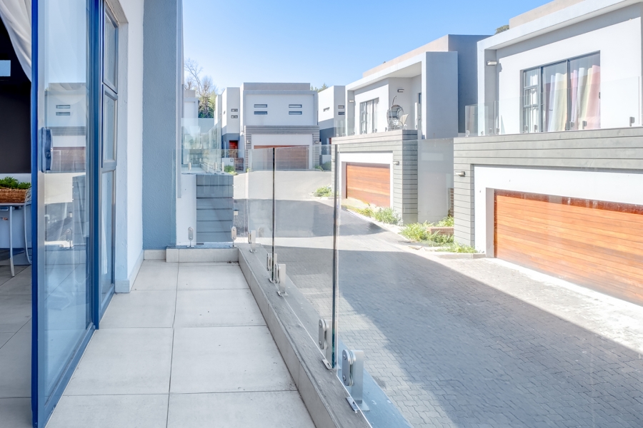 3 Bedroom Property for Sale in Hurlingham Gauteng
