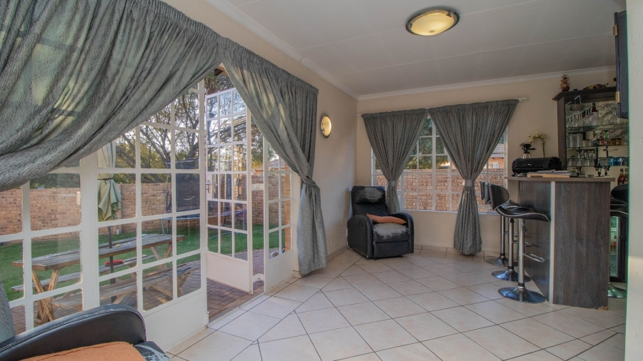 3 Bedroom Property for Sale in Goedeburg Gauteng
