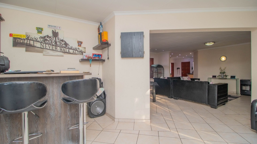 3 Bedroom Property for Sale in Goedeburg Gauteng
