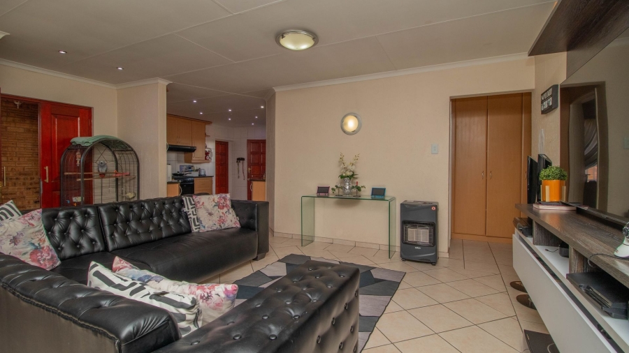 3 Bedroom Property for Sale in Goedeburg Gauteng