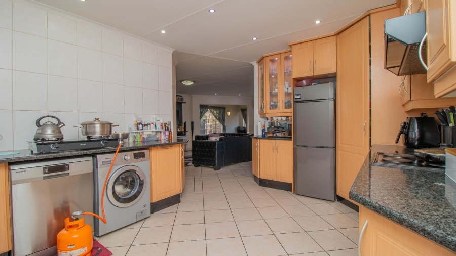 3 Bedroom Property for Sale in Goedeburg Gauteng