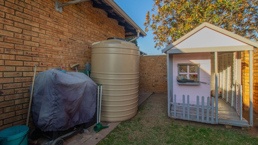 3 Bedroom Property for Sale in Goedeburg Gauteng