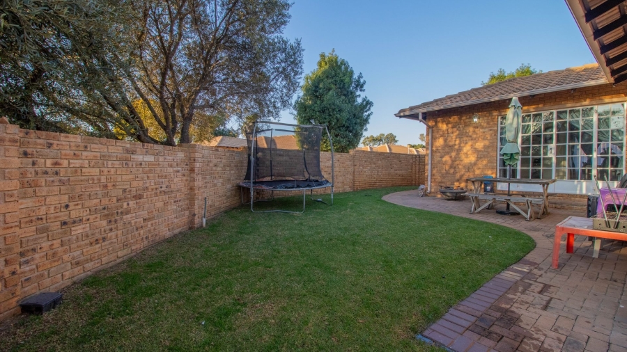 3 Bedroom Property for Sale in Goedeburg Gauteng