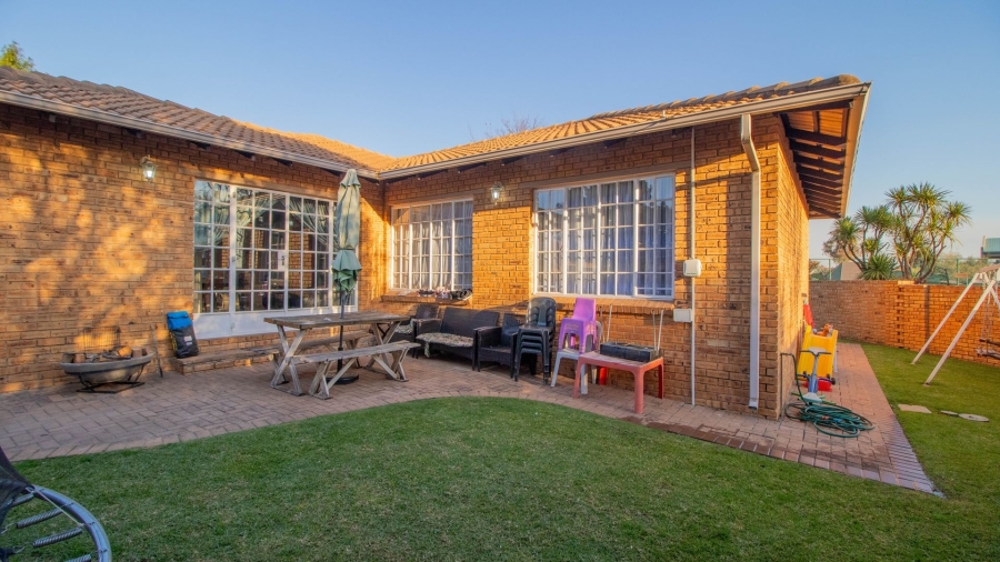 3 Bedroom Property for Sale in Goedeburg Gauteng