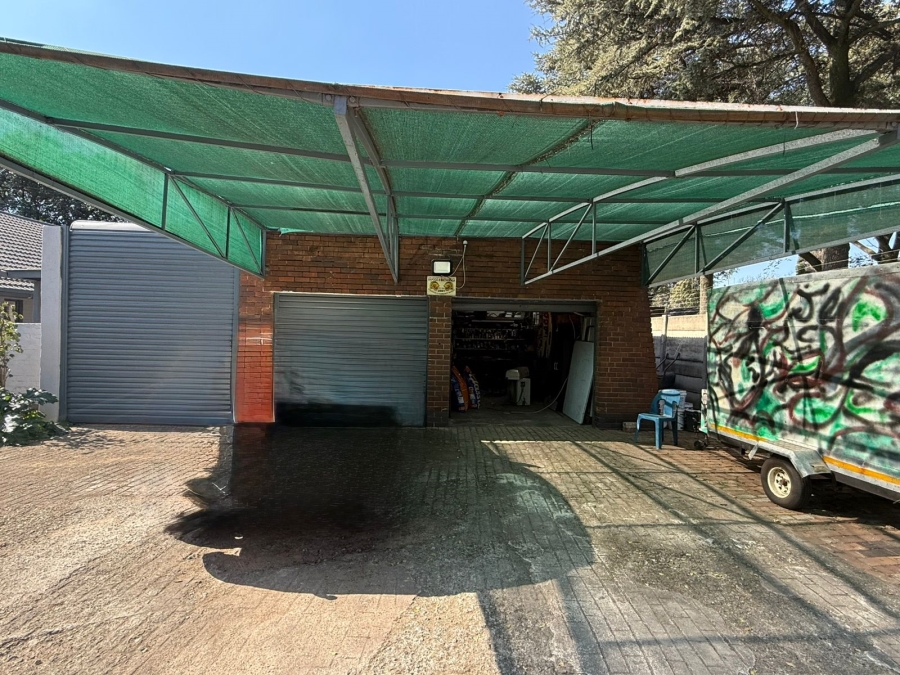 3 Bedroom Property for Sale in Selcourt Gauteng