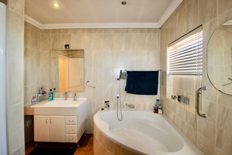 4 Bedroom Property for Sale in Highway Gardens Gauteng