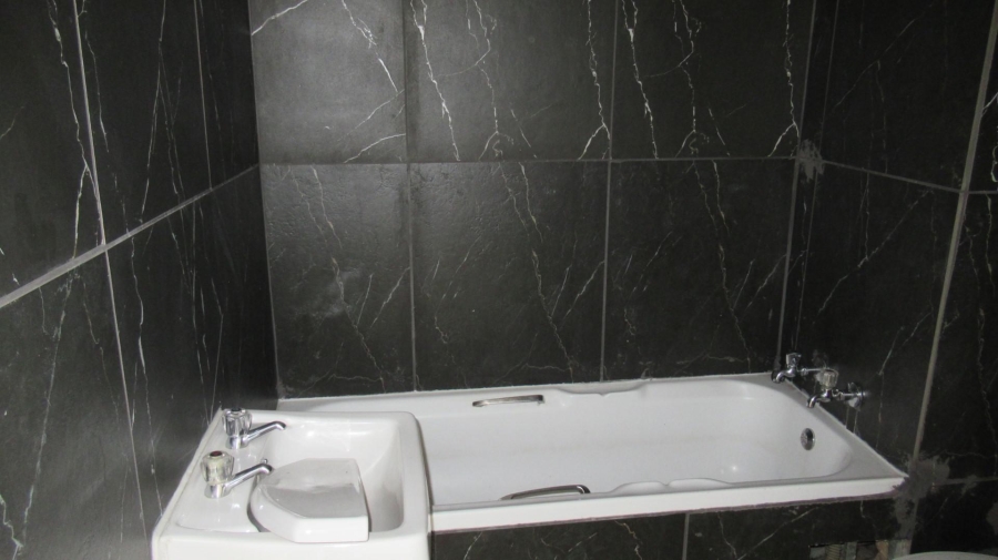 2 Bedroom Property for Sale in Suideroord Gauteng