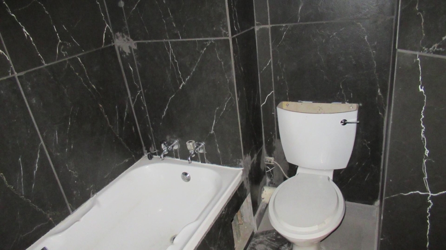 2 Bedroom Property for Sale in Suideroord Gauteng