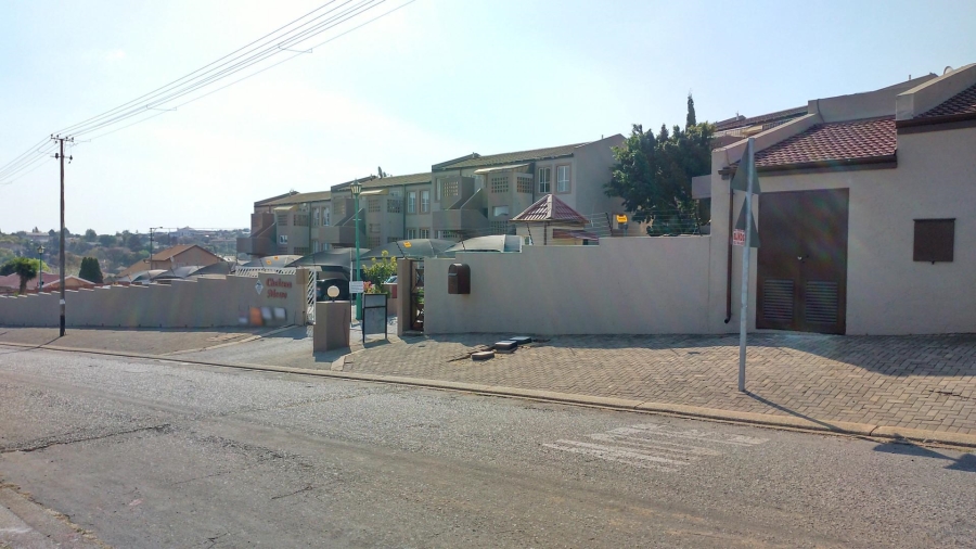 2 Bedroom Property for Sale in Suideroord Gauteng