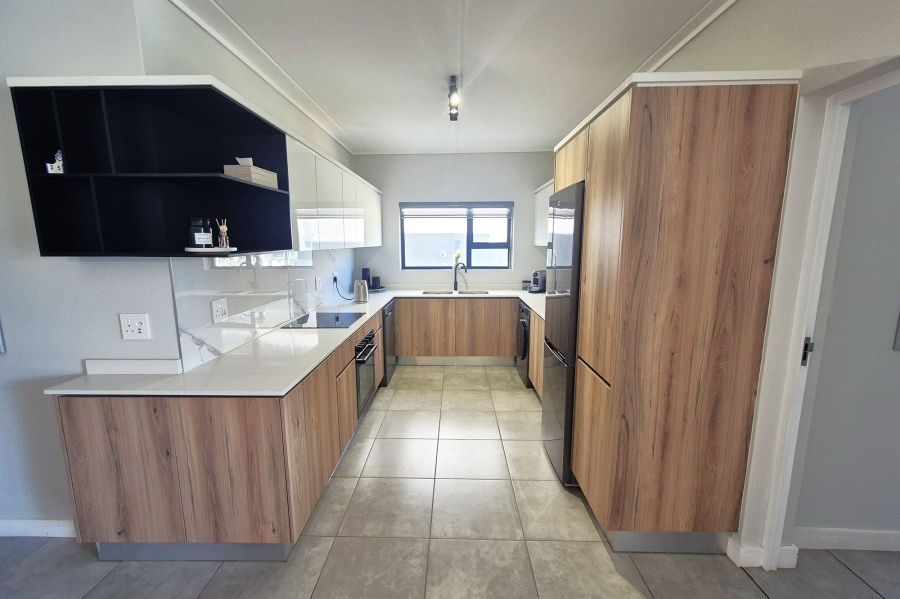 To Let 3 Bedroom Property for Rent in Waterfall Gauteng