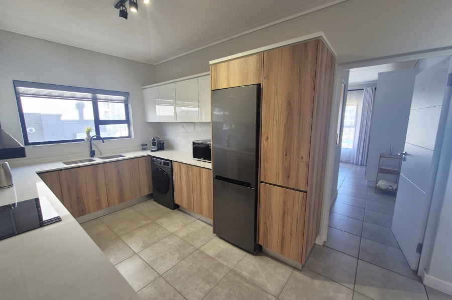 To Let 3 Bedroom Property for Rent in Waterfall Gauteng