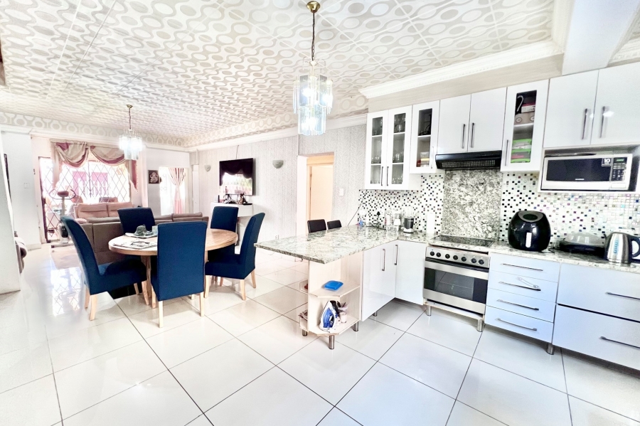 4 Bedroom Property for Sale in Carlswald Gauteng
