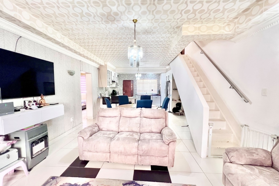 4 Bedroom Property for Sale in Carlswald Gauteng