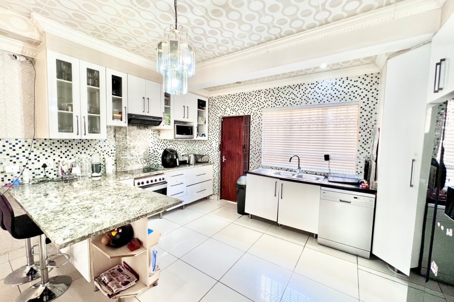 4 Bedroom Property for Sale in Carlswald Gauteng