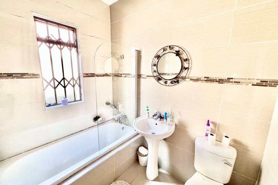 4 Bedroom Property for Sale in Carlswald Gauteng