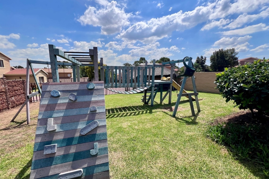 4 Bedroom Property for Sale in Carlswald Gauteng