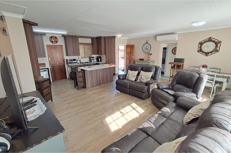 3 Bedroom Property for Sale in Eldoraigne Gauteng