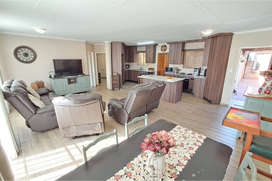 3 Bedroom Property for Sale in Eldoraigne Gauteng