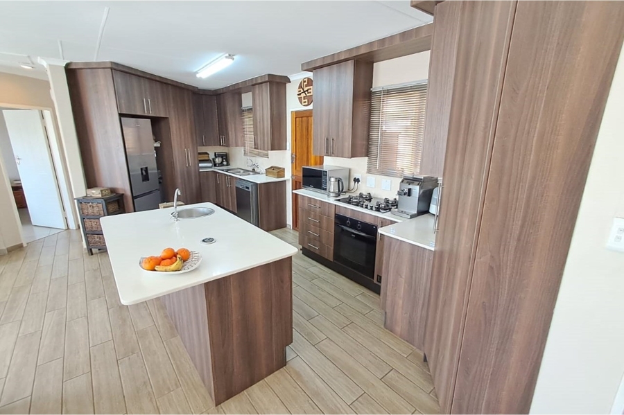 3 Bedroom Property for Sale in Eldoraigne Gauteng