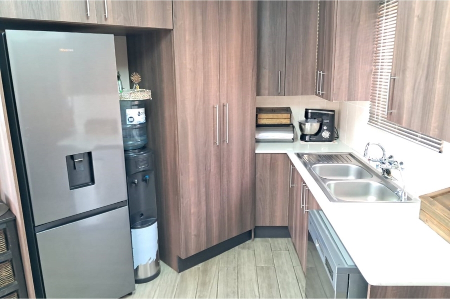 3 Bedroom Property for Sale in Eldoraigne Gauteng
