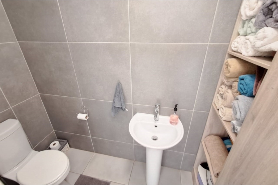 3 Bedroom Property for Sale in Eldoraigne Gauteng