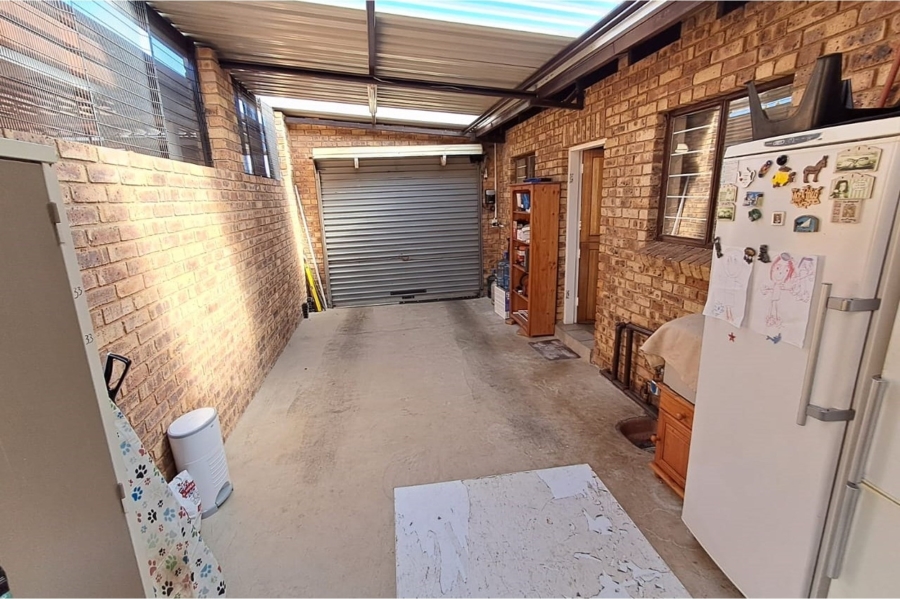 3 Bedroom Property for Sale in Eldoraigne Gauteng