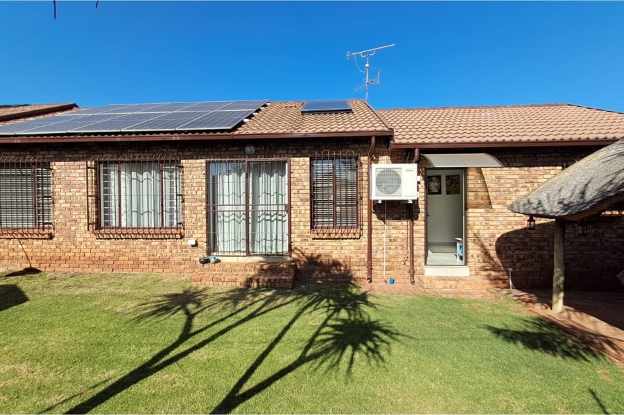 3 Bedroom Property for Sale in Eldoraigne Gauteng