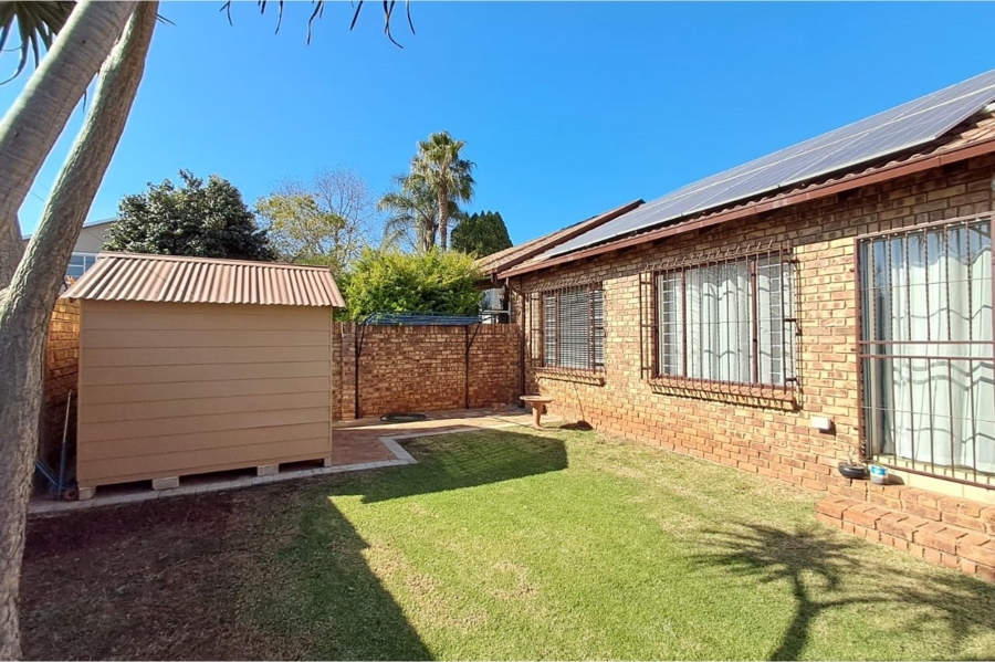 3 Bedroom Property for Sale in Eldoraigne Gauteng