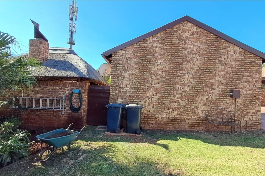 3 Bedroom Property for Sale in Eldoraigne Gauteng