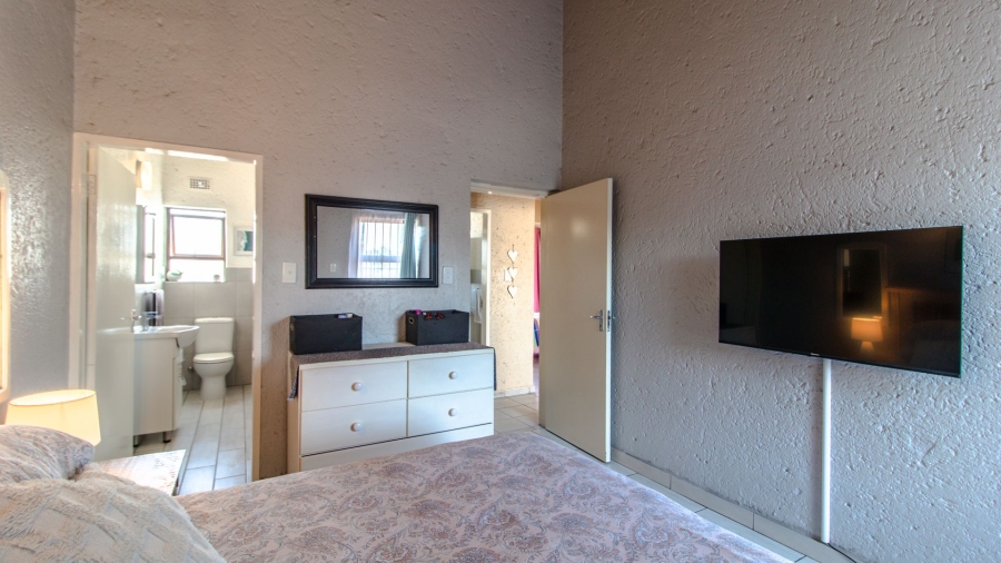 3 Bedroom Property for Sale in Eden Glen Gauteng
