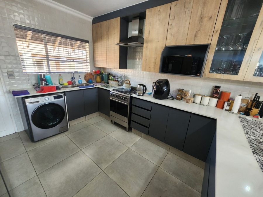 2 Bedroom Property for Sale in Ravenswood Gauteng