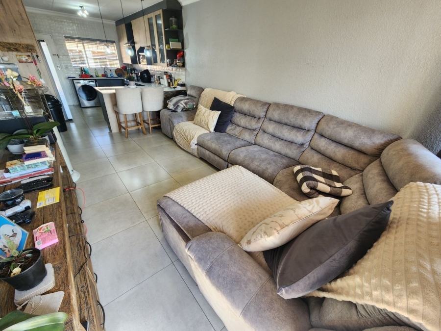2 Bedroom Property for Sale in Ravenswood Gauteng