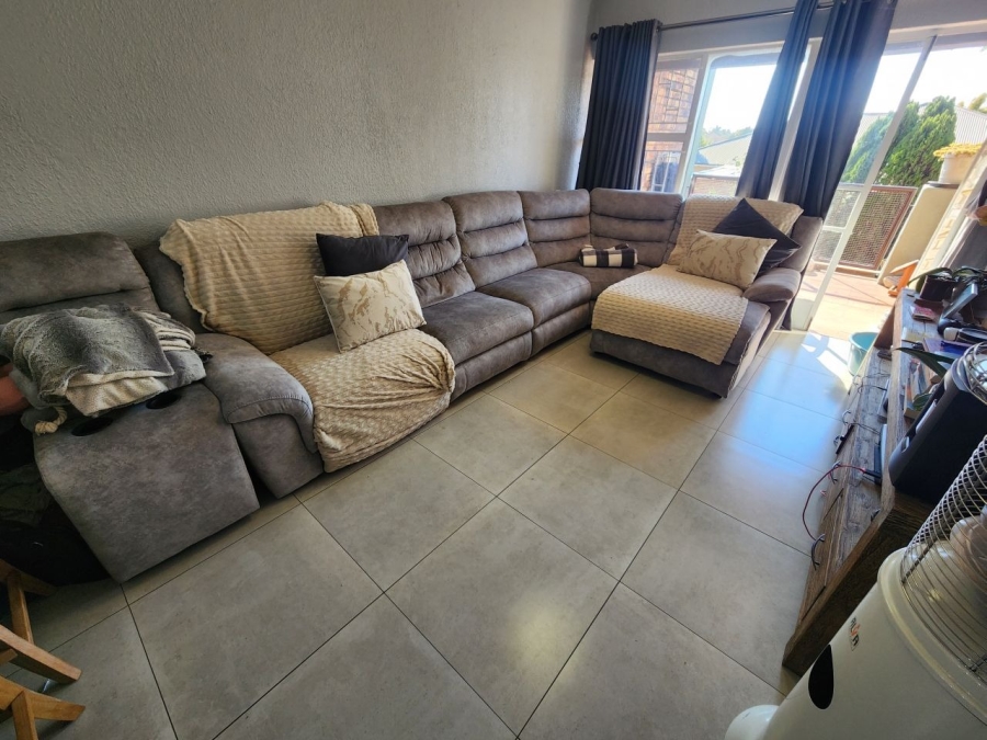 2 Bedroom Property for Sale in Ravenswood Gauteng