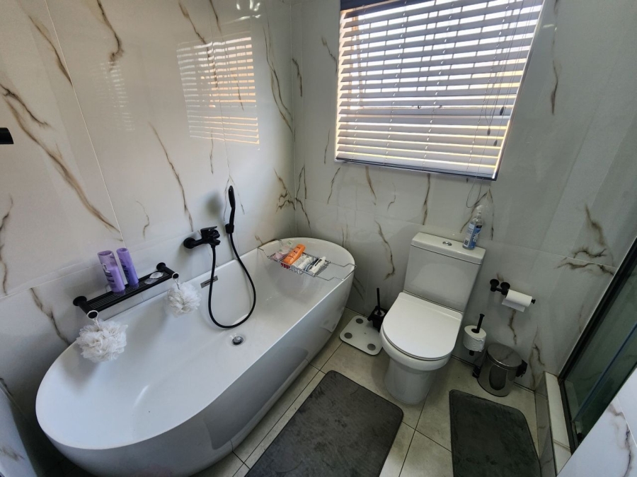 2 Bedroom Property for Sale in Ravenswood Gauteng