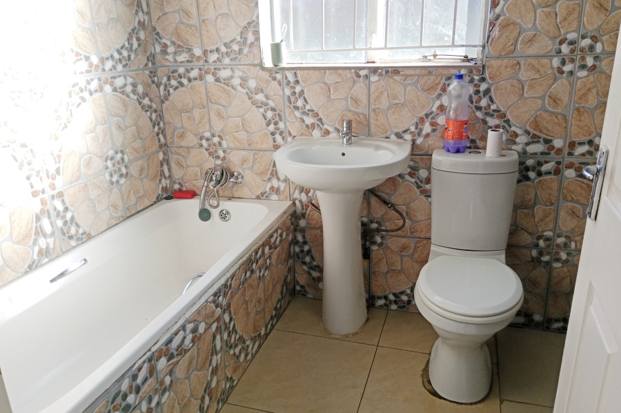 To Let 3 Bedroom Property for Rent in Danville Gauteng
