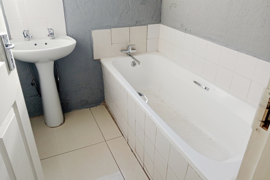 To Let 3 Bedroom Property for Rent in Danville Gauteng