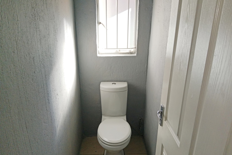 To Let 3 Bedroom Property for Rent in Danville Gauteng