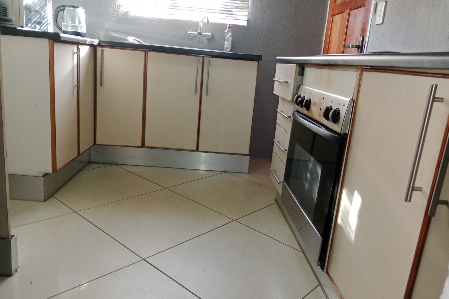To Let 3 Bedroom Property for Rent in Danville Gauteng