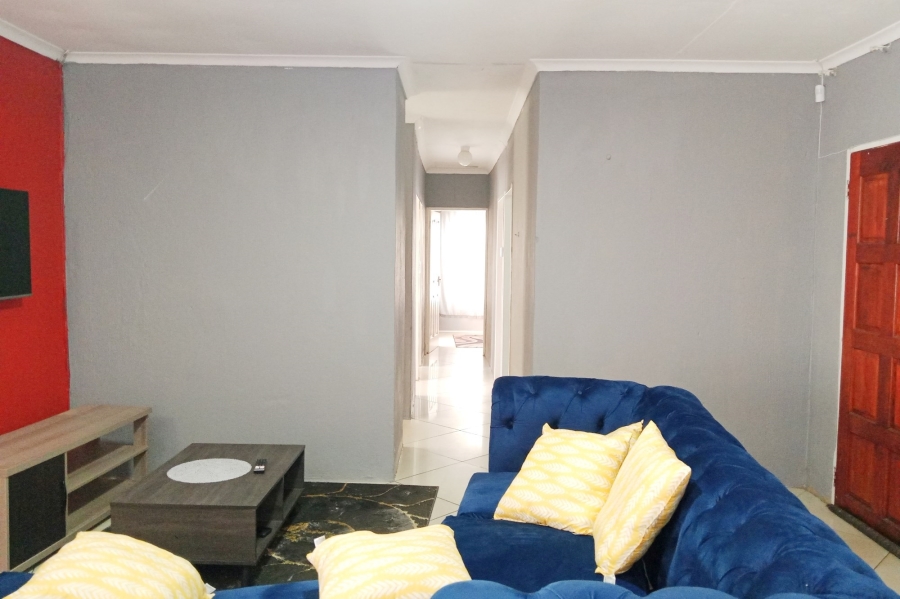 To Let 3 Bedroom Property for Rent in Danville Gauteng