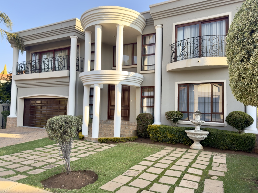 4 Bedroom Property for Sale in Faerie Glen Gauteng