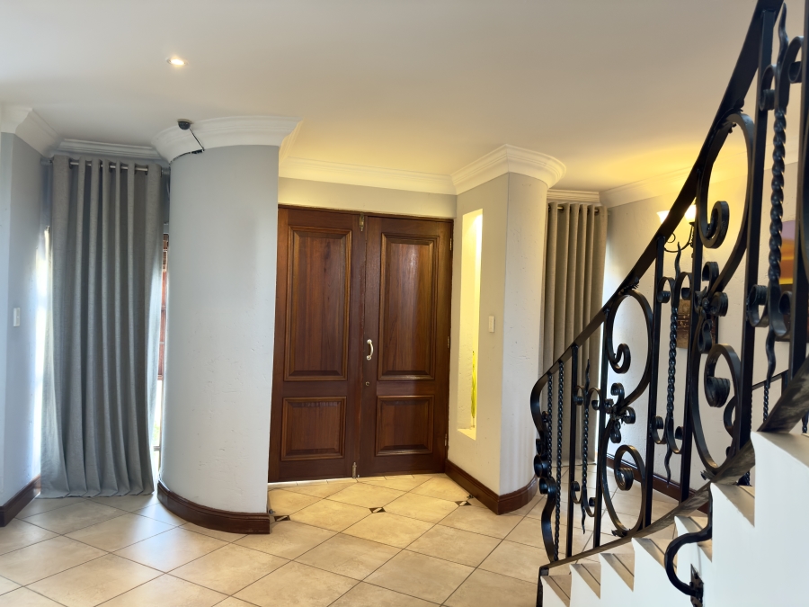 4 Bedroom Property for Sale in Faerie Glen Gauteng